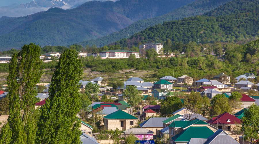 Onze autoverhuurservices bieden een gevarieerde selectie van voertuigen in Gabala.